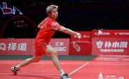 开云平台-羽毛球总决赛惊现大冷门！石宇奇男单决赛02失利，国羽无缘男单冠军