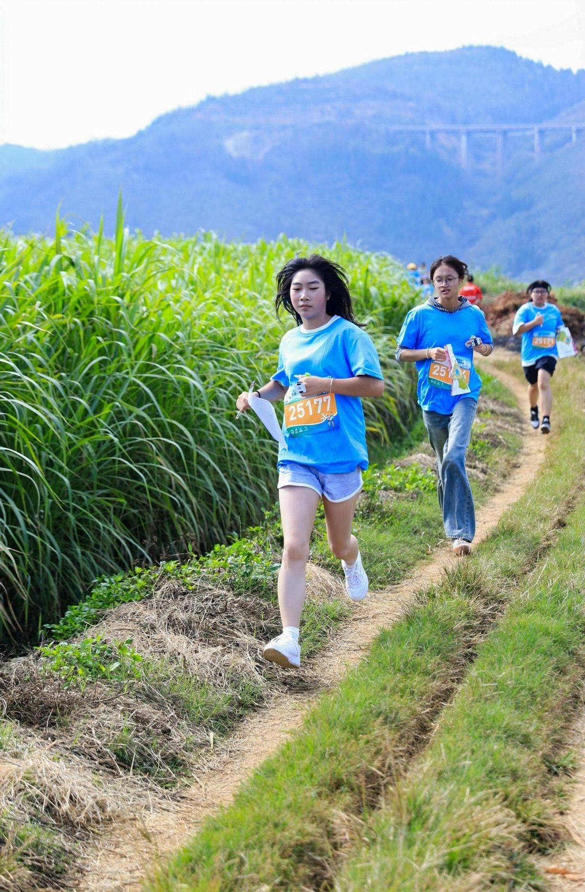 2025年“寻找美丽中华”全国乡村定向系列赛（云南红河站）在个旧开赛