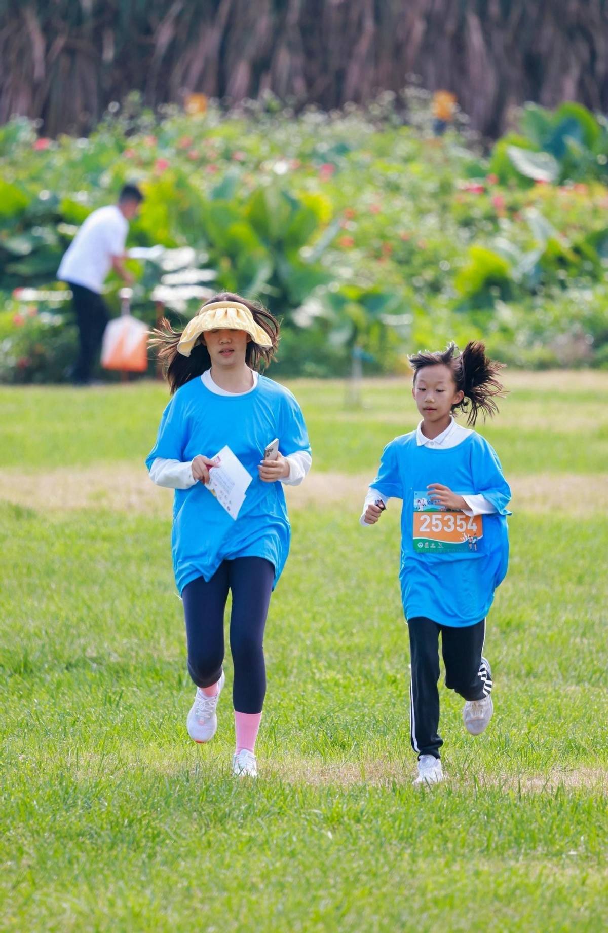 2025年“寻找美丽中华”全国乡村定向系列赛（云南红河站）在个旧开赛