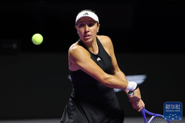 网球丨WTA年终总决赛：萨巴伦卡胜佩古拉