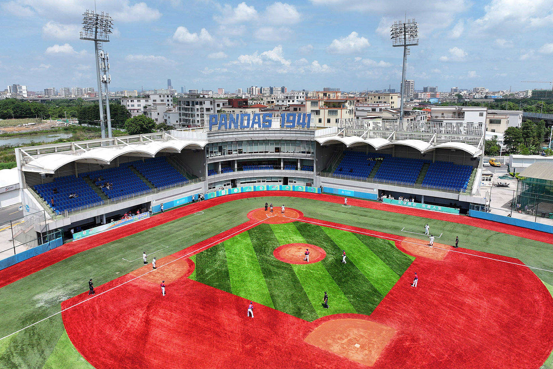 图集｜“棒球之城”中山，正全力挥出“本垒打”