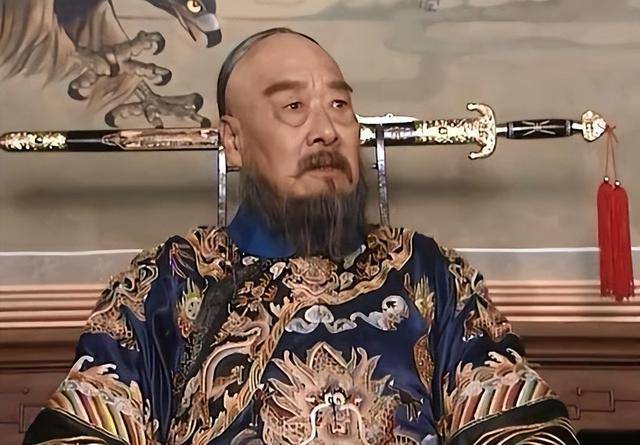 康熙擒鳌拜后未杀他，晚年亲自为其平反，背后藏着怎样的帝王心术