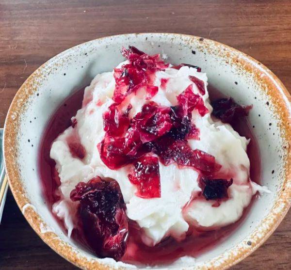 一碗花香绵密！湖南家常玫瑰山药泥，是餐桌的温柔诗意